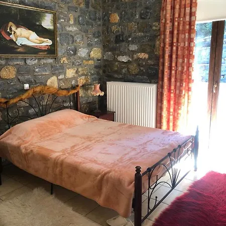 Traditional Villa Kardaras
